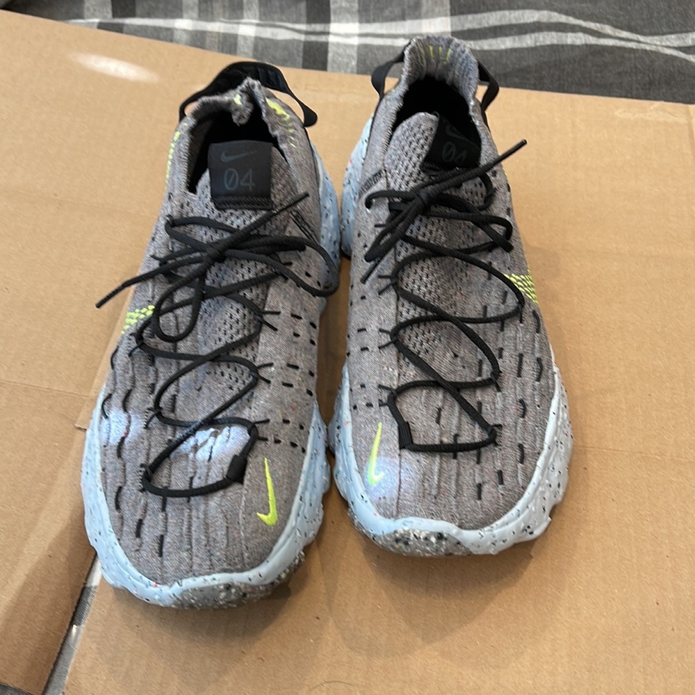 Nike Space Hippie 04 Sneakers, M 10.5 - Picture 2 of 3